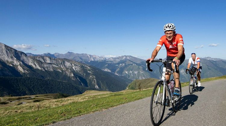ON S’Y COL – Des centaines à l’assaut du sommet de l'Aubisque